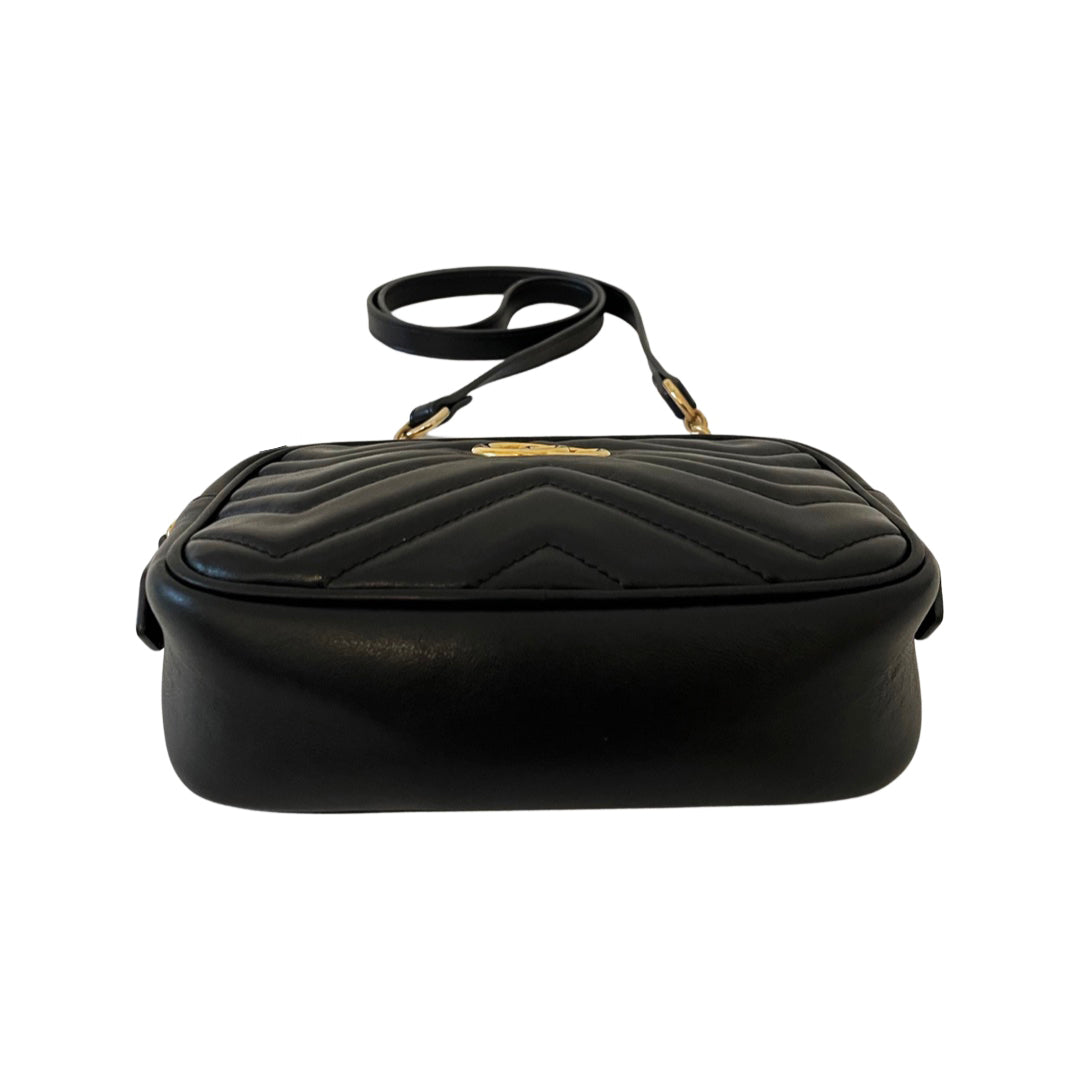 Black shoulder bag with chevron stitching Gucci